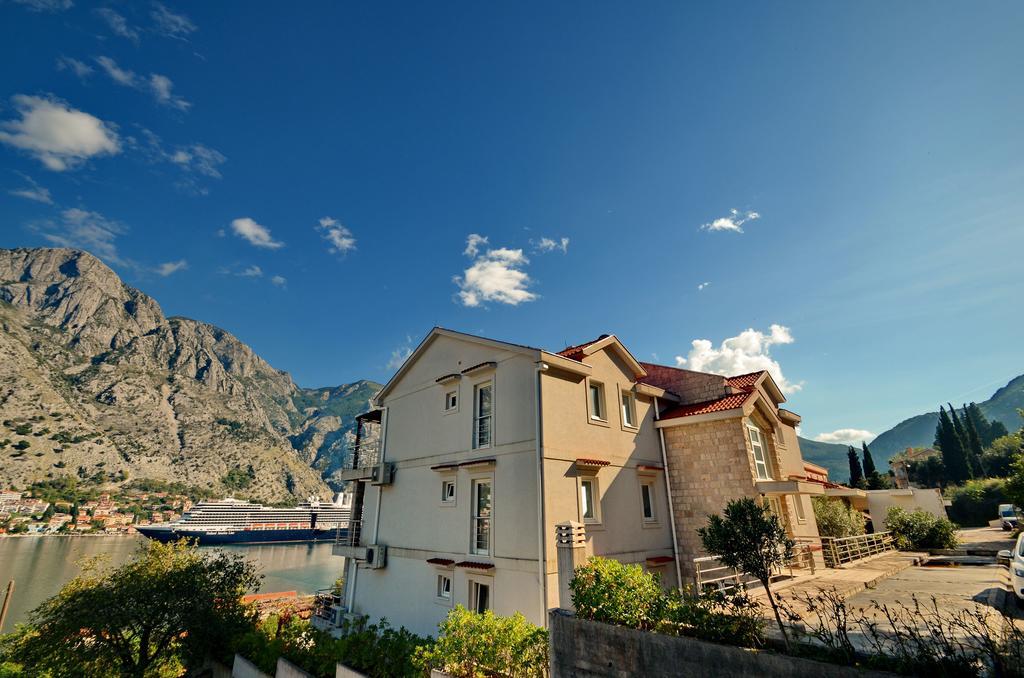 Muo Apartments Kotor Bagian luar foto