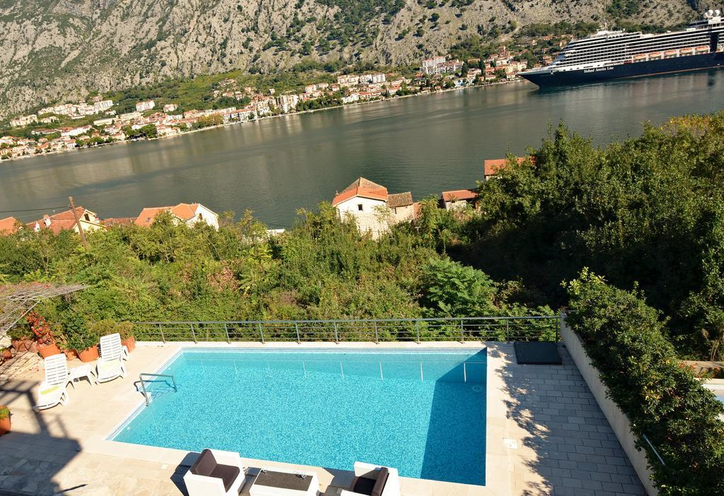 Muo Apartments Kotor Bagian luar foto