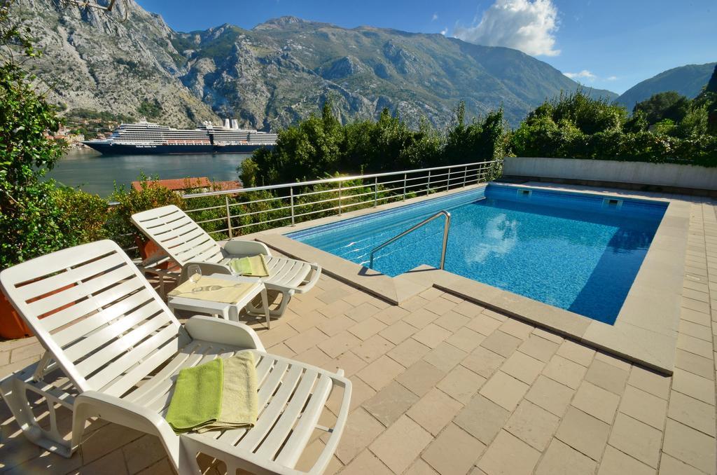 Muo Apartments Kotor Bagian luar foto