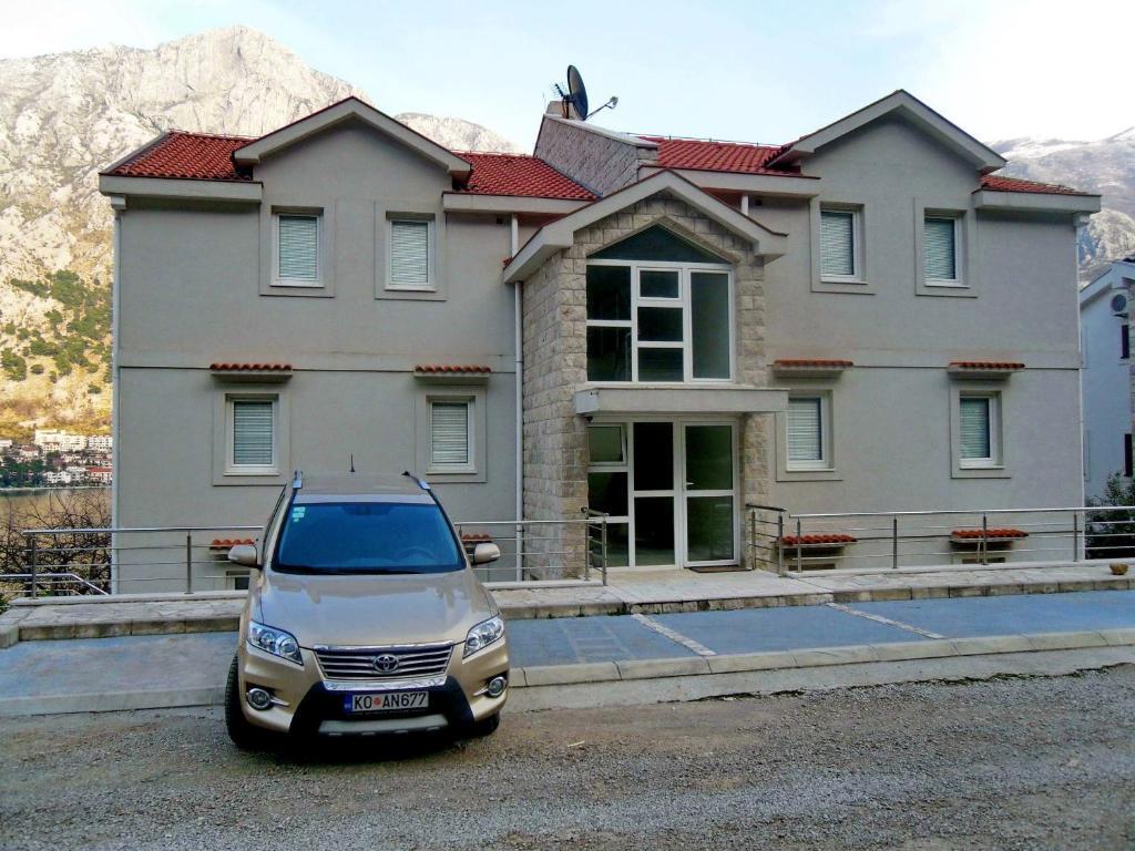 Muo Apartments Kotor Bagian luar foto